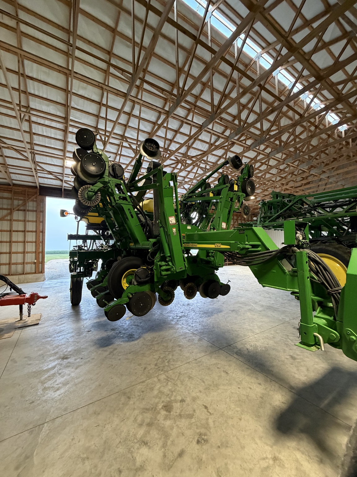 Used 2007 John Deere 1790 Planters: Drawn at Koenig Equipment in Greenville, OH - PhotoXL2