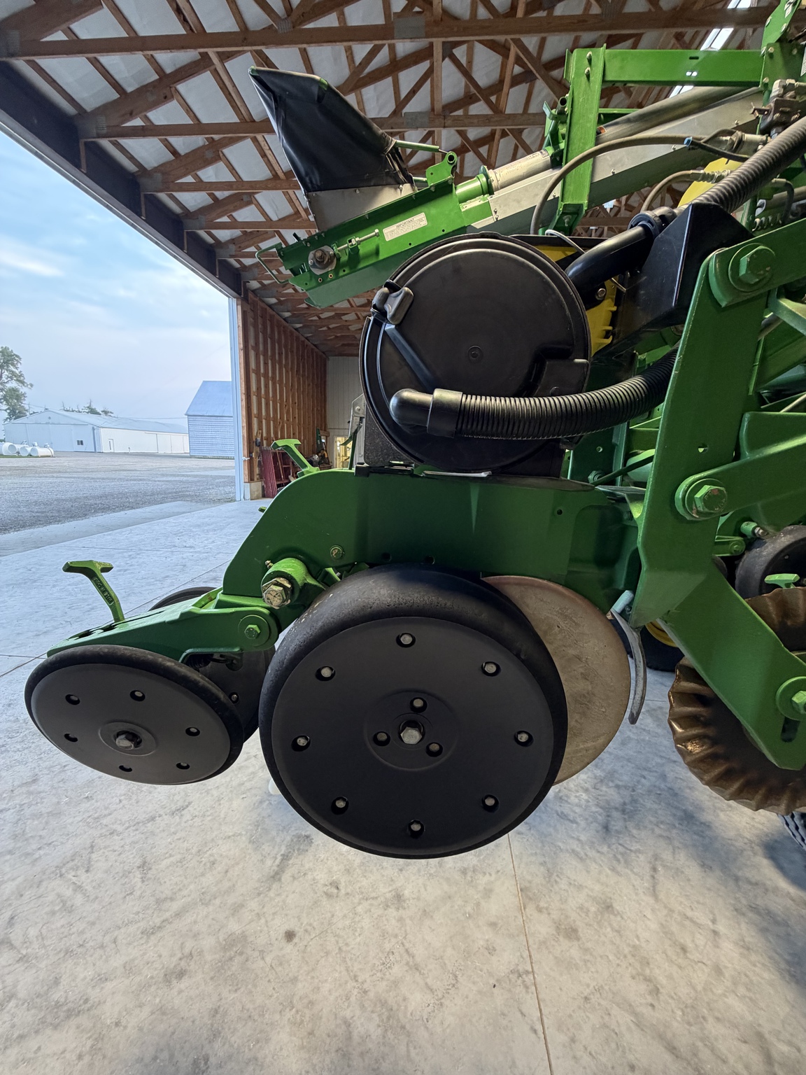Used 2007 John Deere 1790 Planters: Drawn at Koenig Equipment in Greenville, OH - PhotoXL15