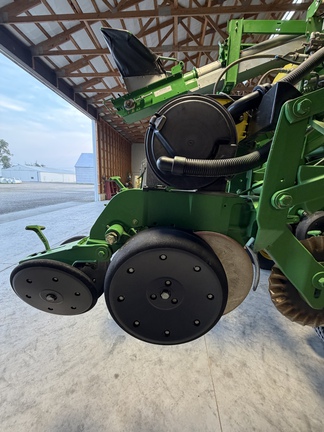 Used 2007 John Deere 1790 Planters: Drawn at Koenig Equipment in Greenville, OH - Photo15