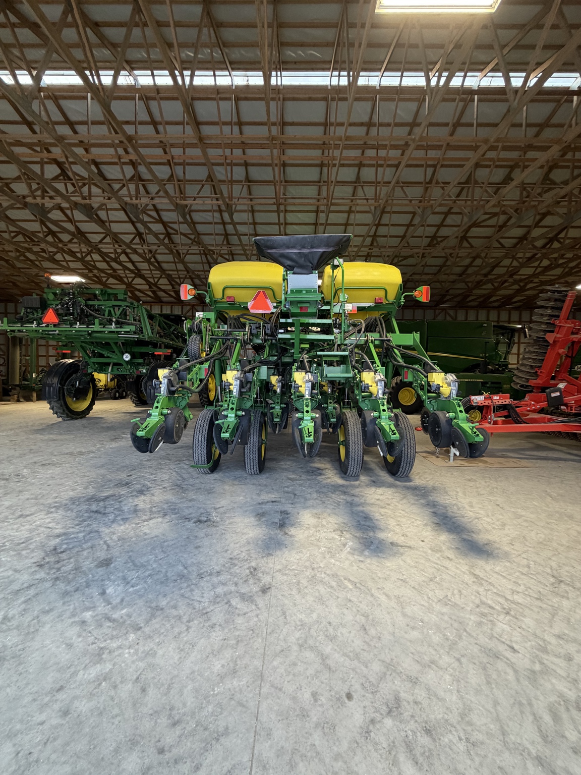 Used 2007 John Deere 1790 Planters: Drawn at Koenig Equipment in Greenville, OH - PhotoXL4