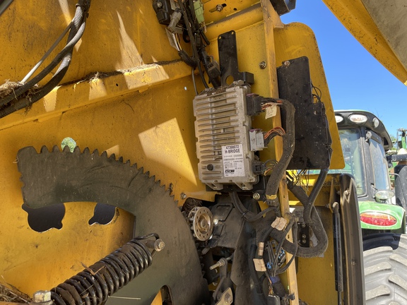 2022 New Holland ROLL-BELT 560