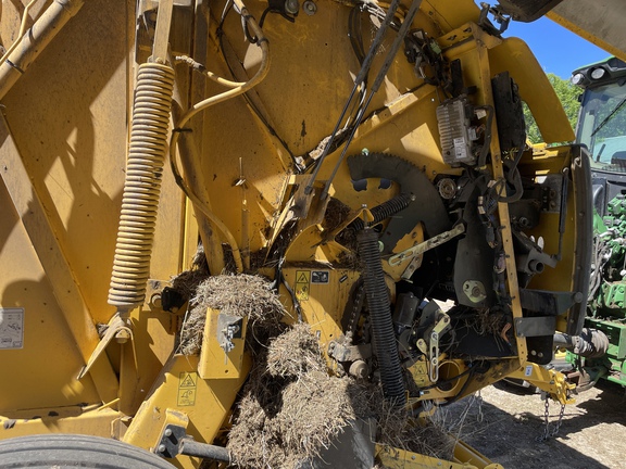 2022 New Holland ROLL-BELT 560