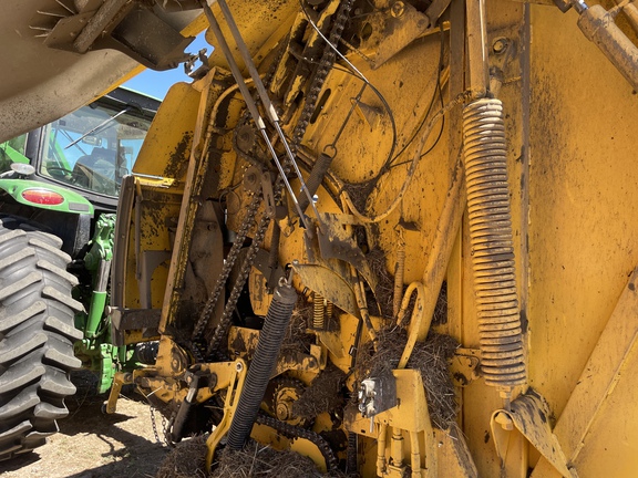 2022 New Holland ROLL-BELT 560