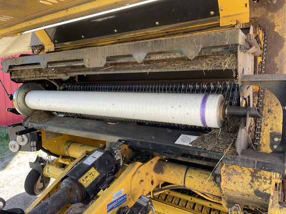 2022 New Holland ROLL-BELT 560