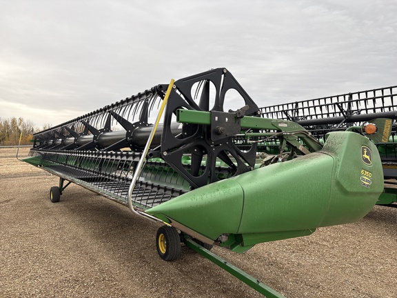 Used 2013 John Deere 635D Combine Platforms at Horizon Ag & Turf in Lloydminster, AB - Photo1