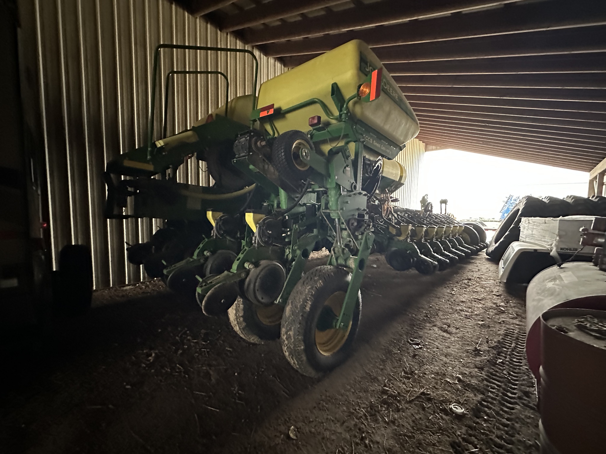 2007 John Deere 1770NT Image 4