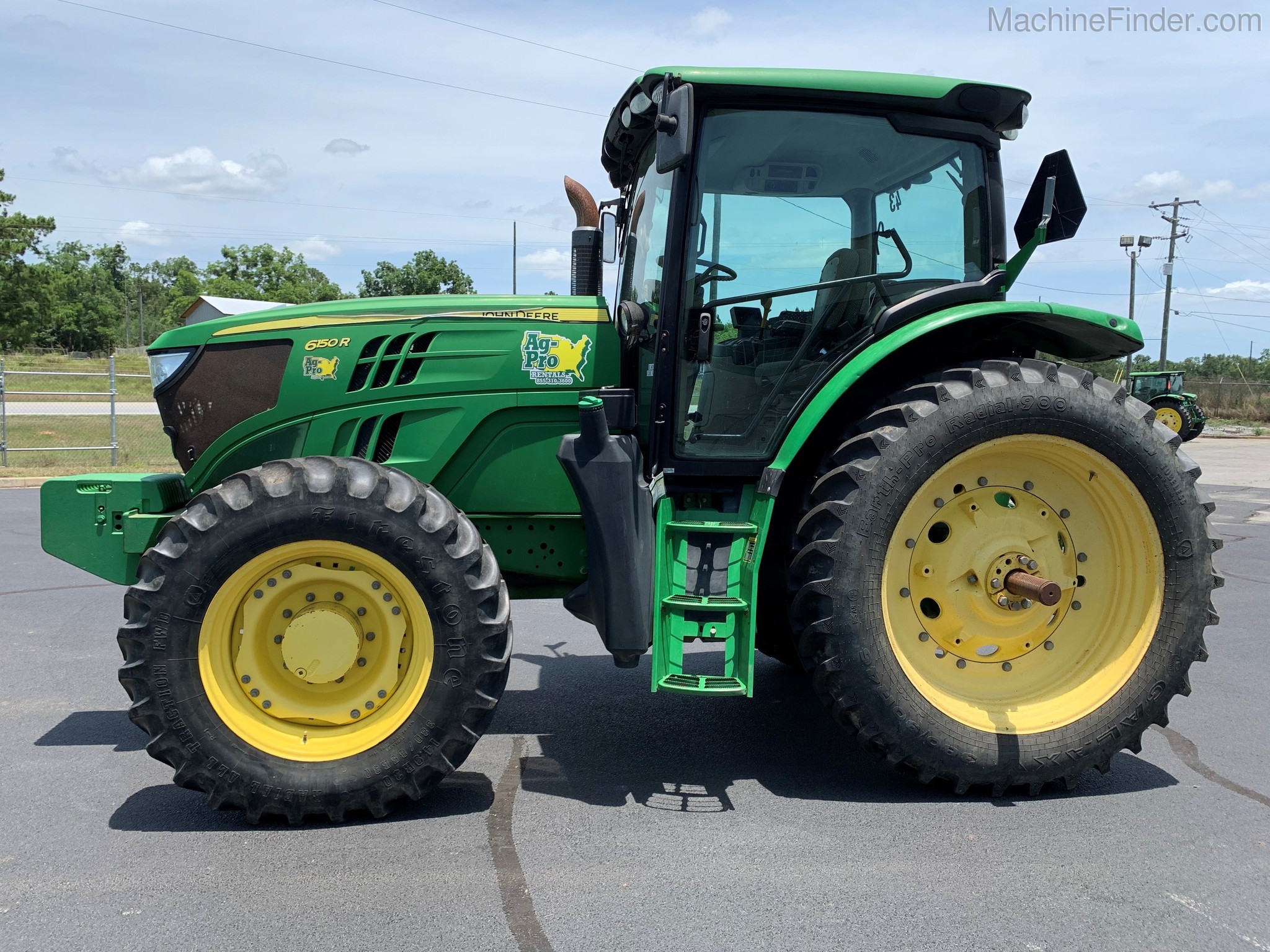 2013 John Deere 6150R Image 2