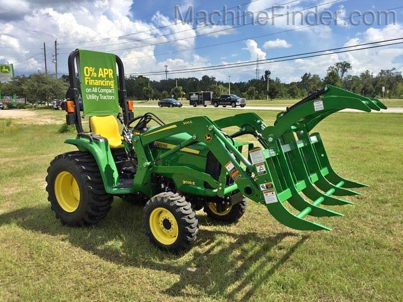 2020 John Deere 3038E w/ Grapple Image 1