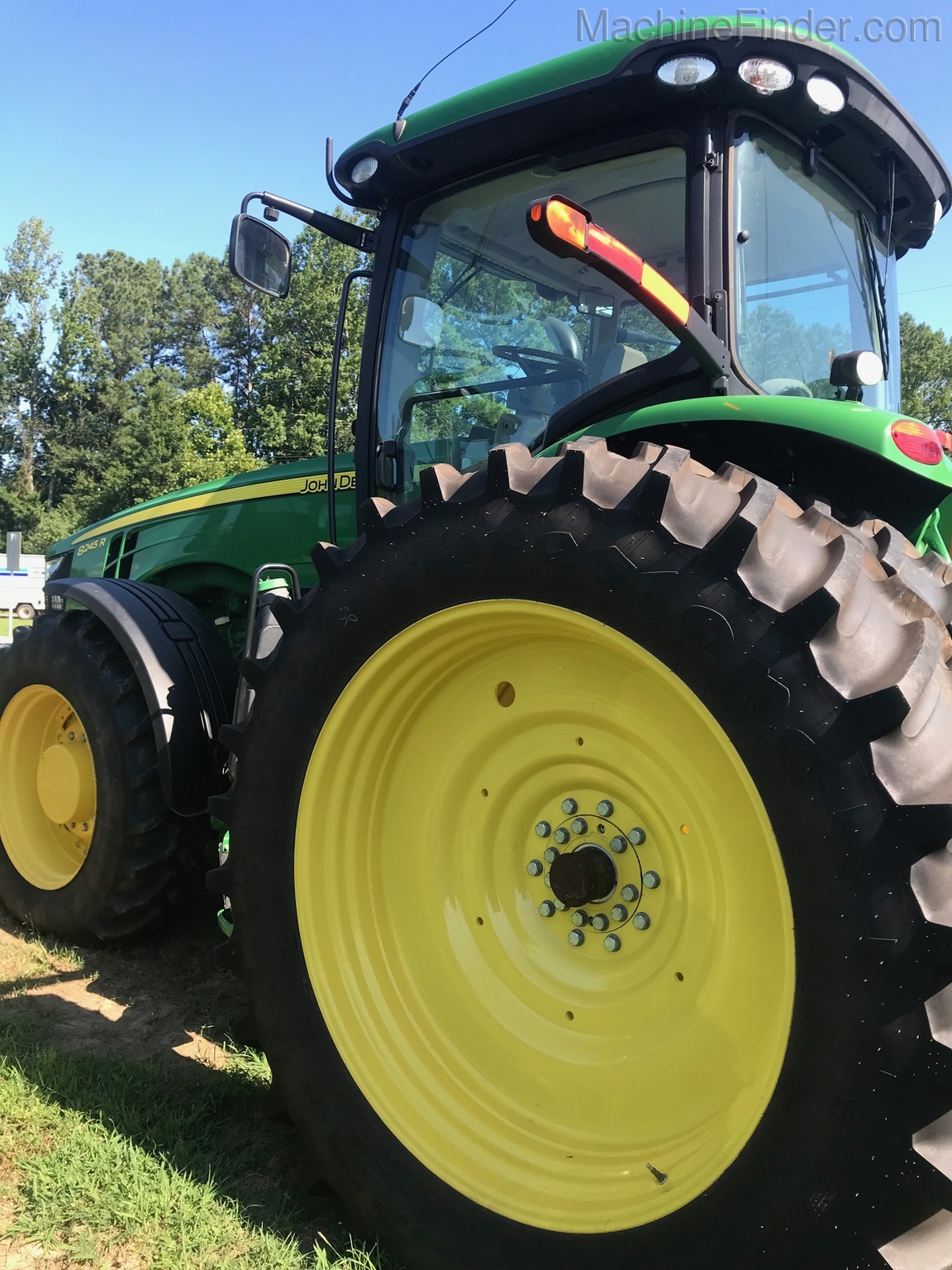 2016 John Deere 8245R Image 4
