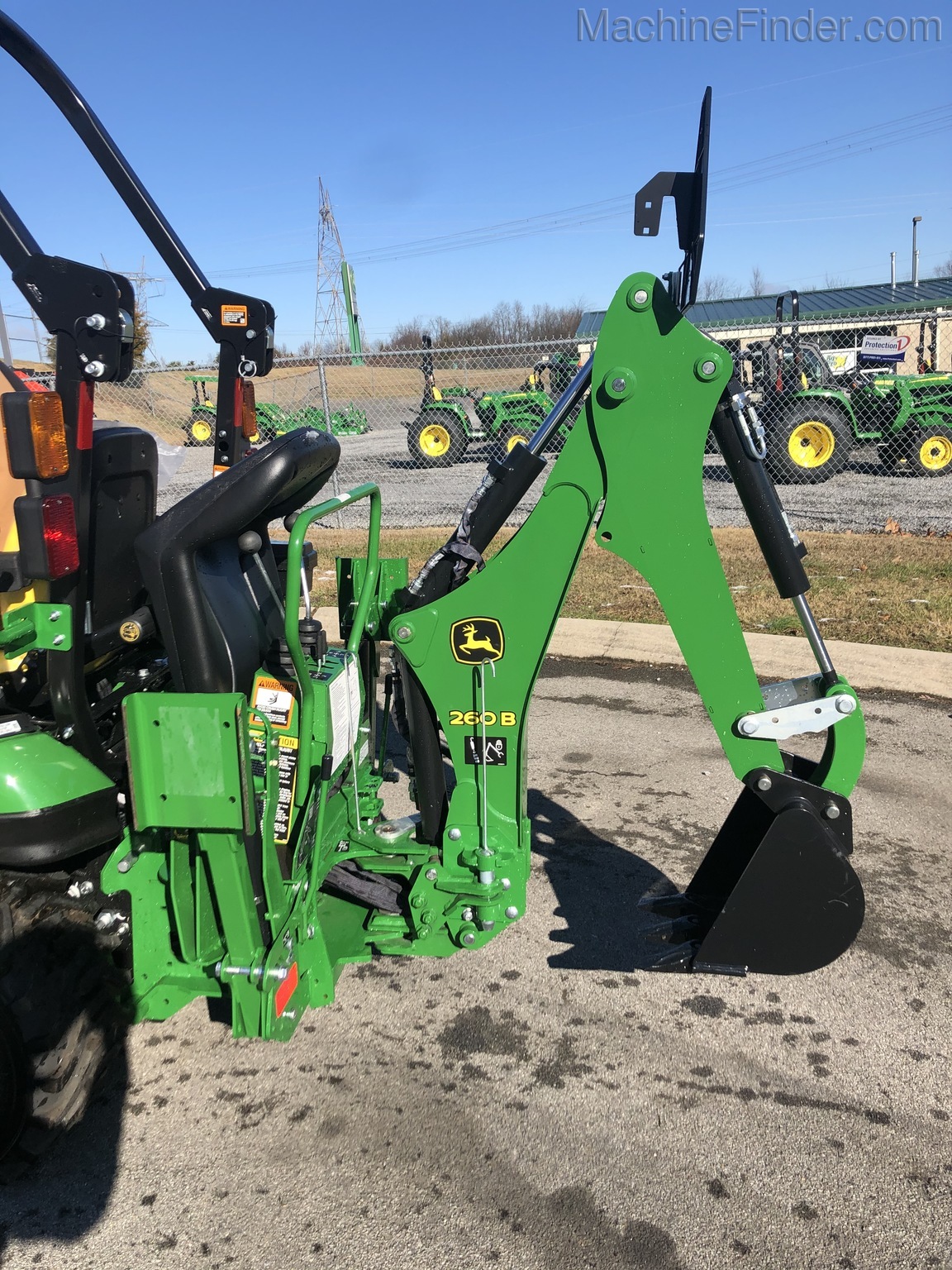 2020 John Deere 1025R Image 5