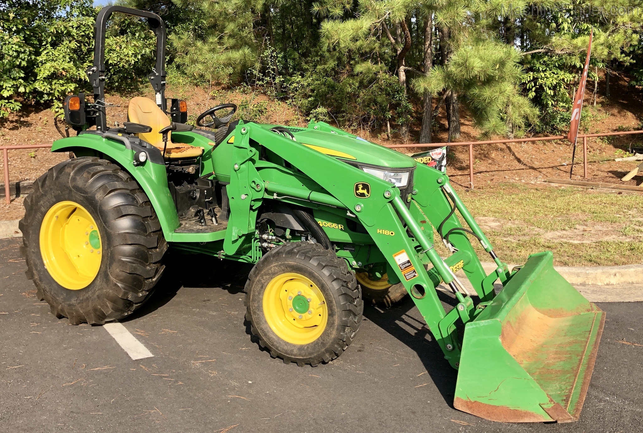 2016 John Deere 4066R Image 1