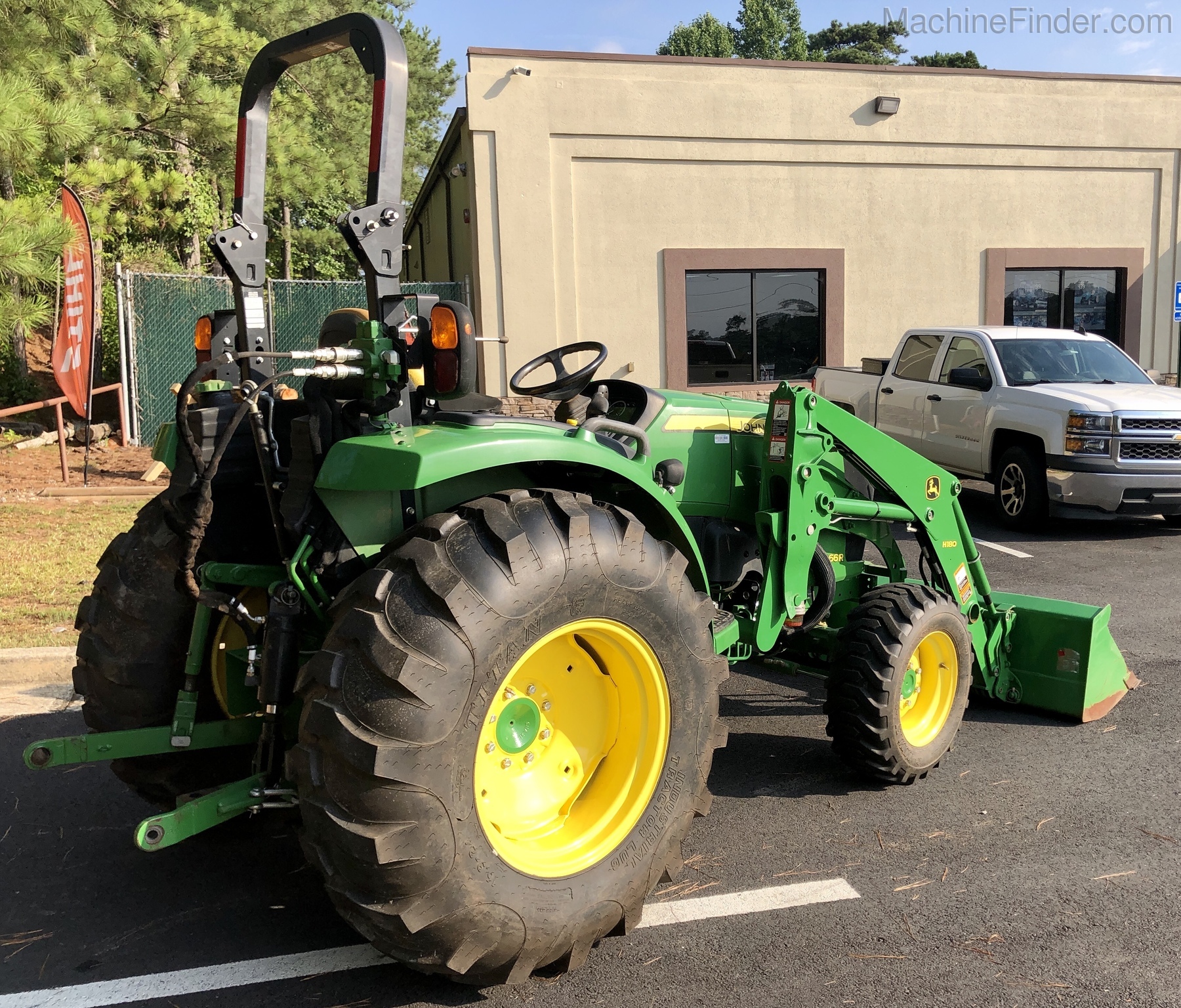 2016 John Deere 4066R Image 3