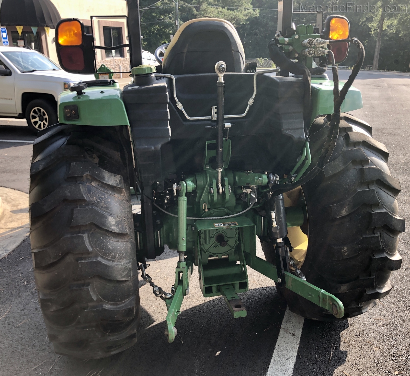 2016 John Deere 4066R Image 6