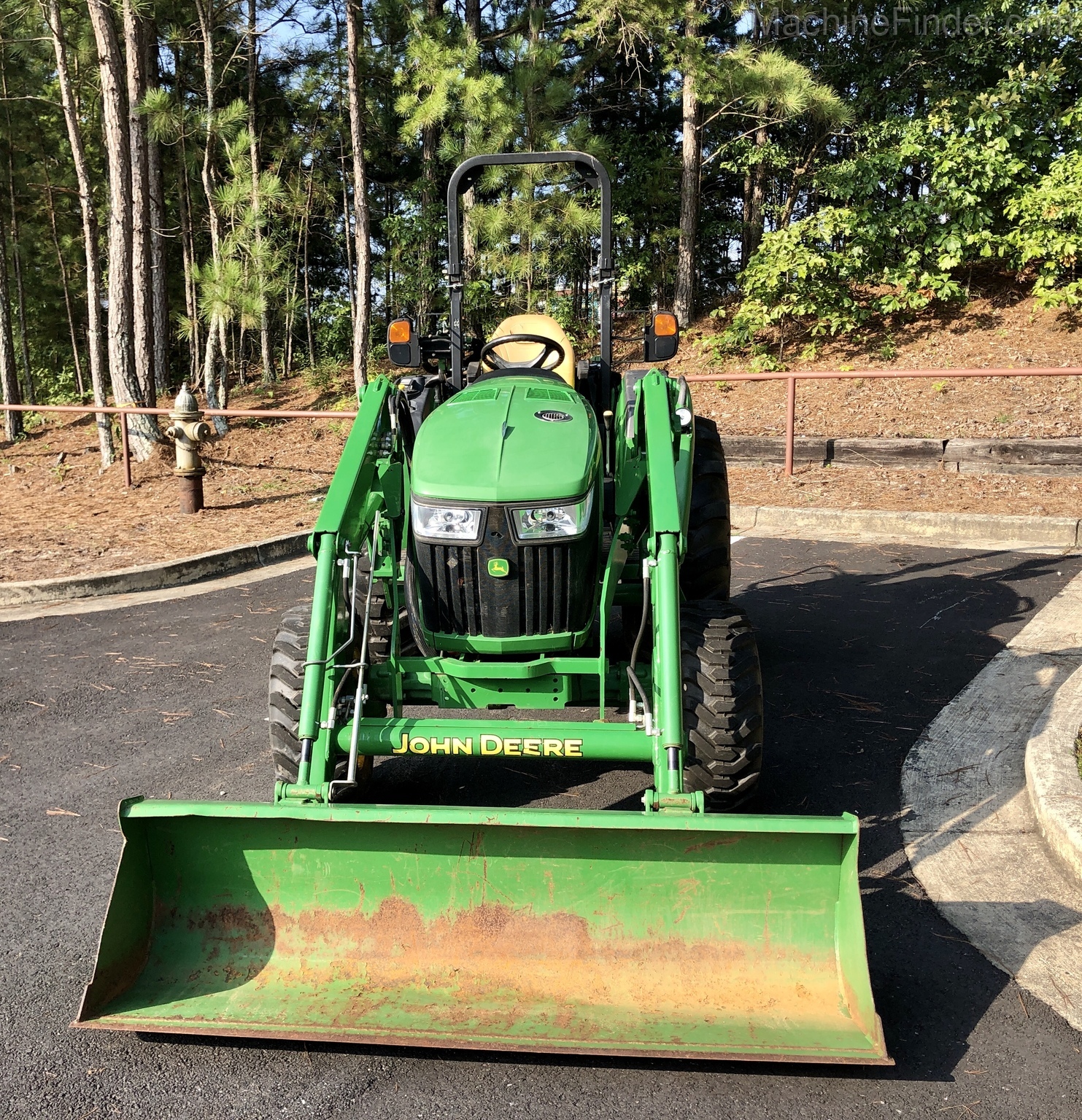 2016 John Deere 4066R Image 5