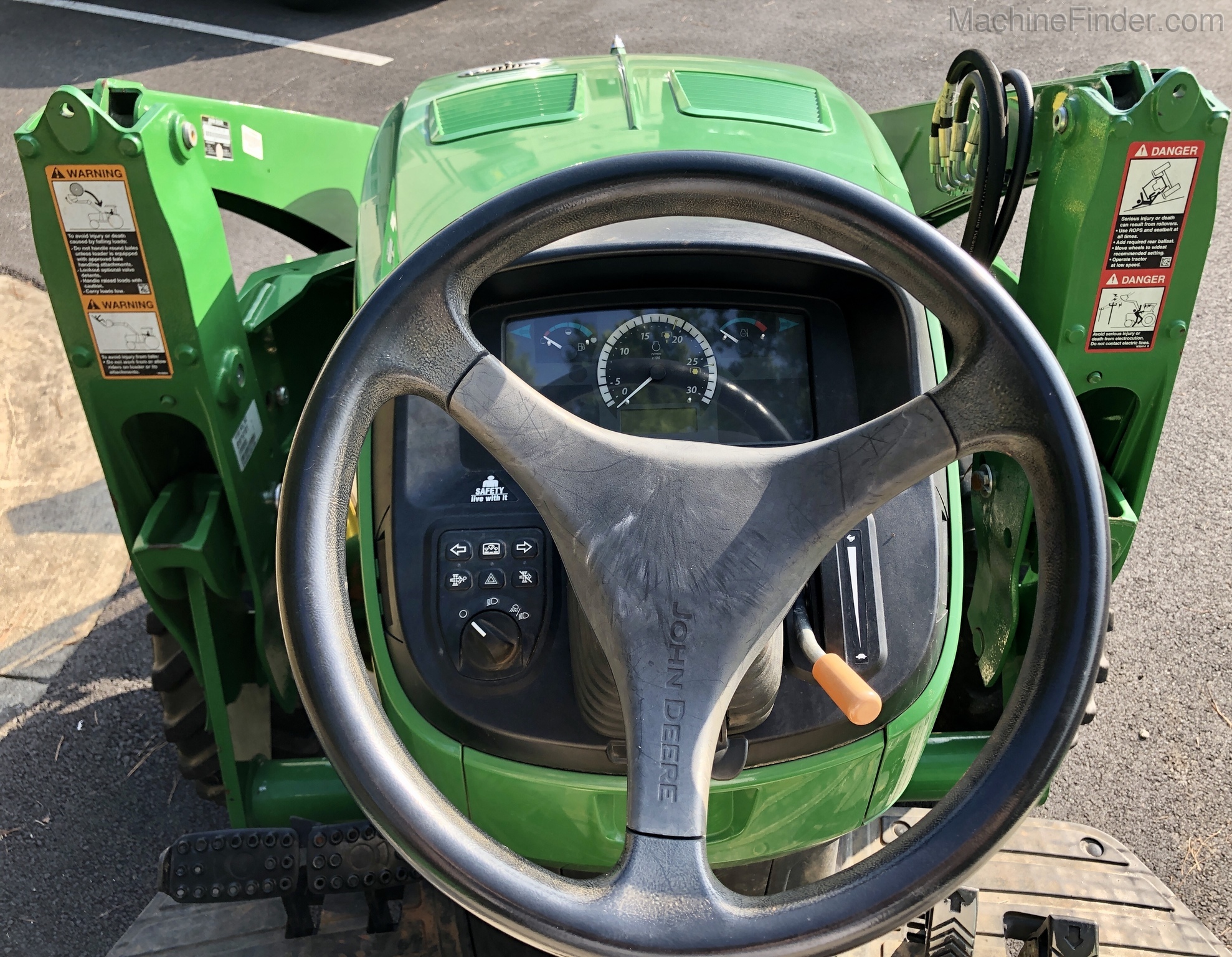 2016 John Deere 4066R Image 8