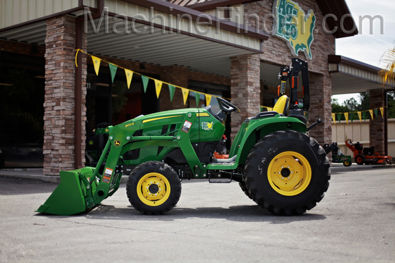 2020 John Deere 3038E Image 2
