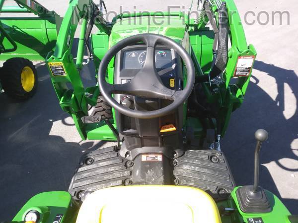 2020 John Deere 1023E Image 5