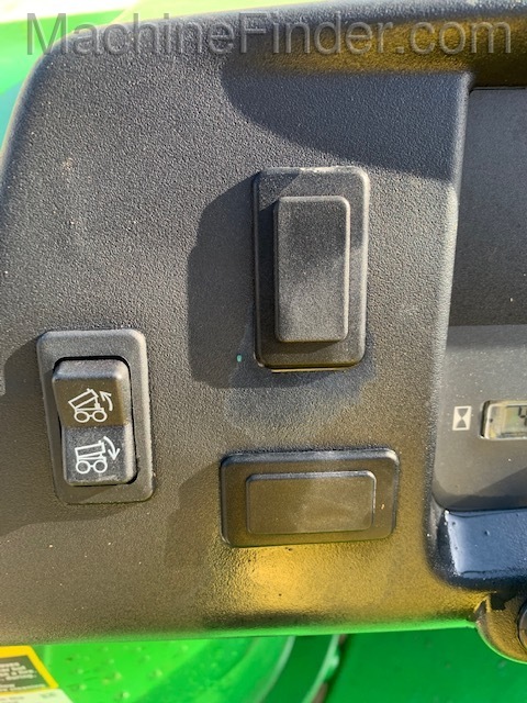 2018 John Deere TX 4X2 Image 8