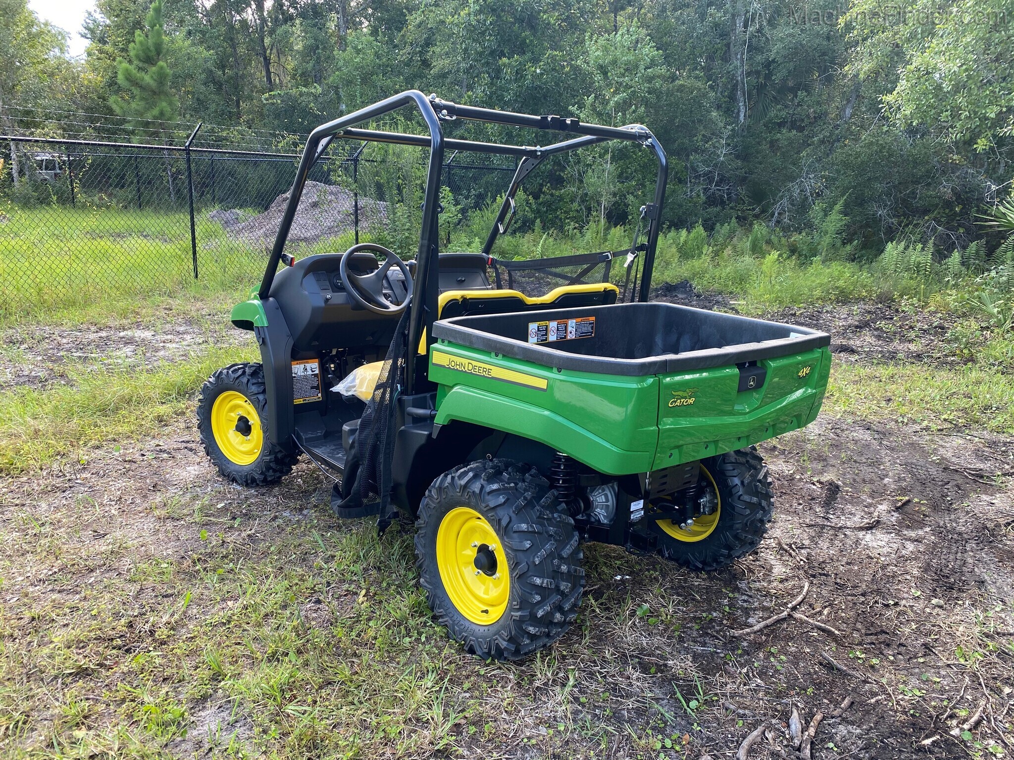 2021 John Deere 560E Image 4