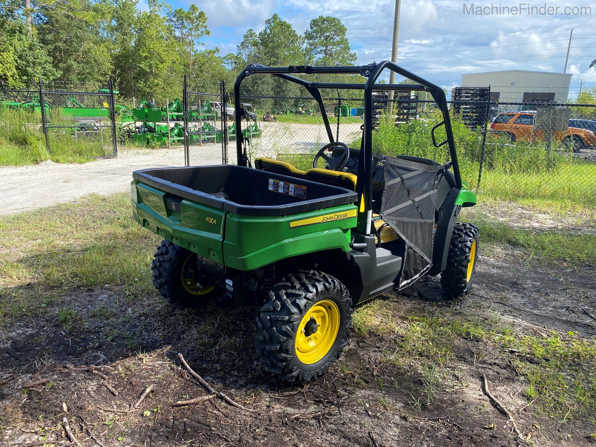 2021 John Deere 560E Image 6