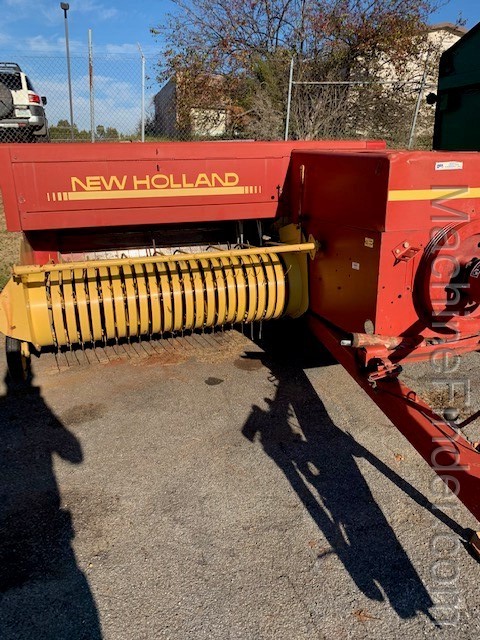 1993 New Holland 565 Image 2