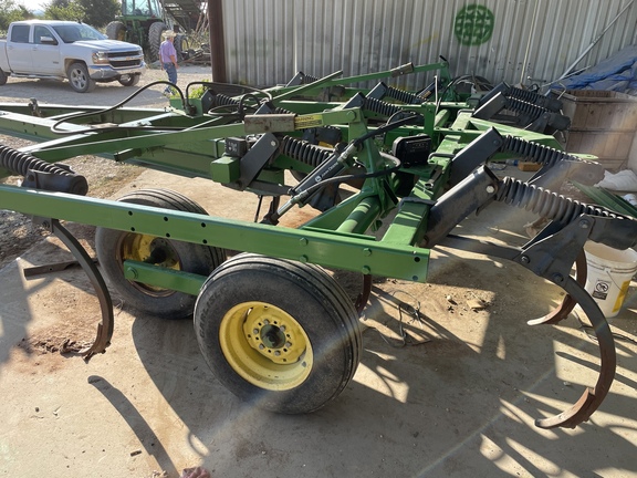 John Deere 610 Image 1