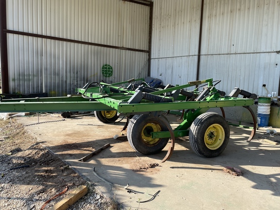 John Deere 610 Image 2
