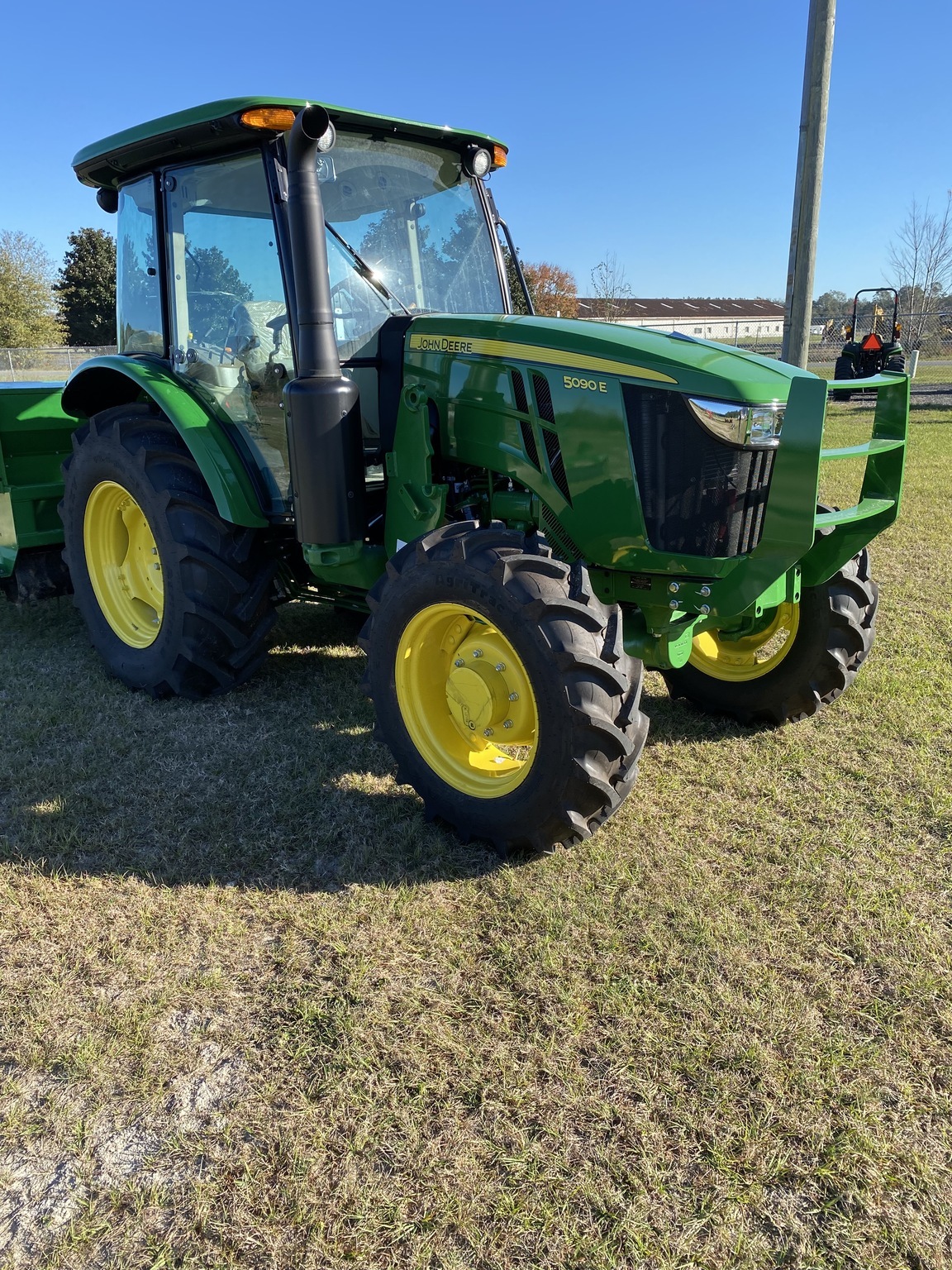 2023 John Deere 5090E Image 4