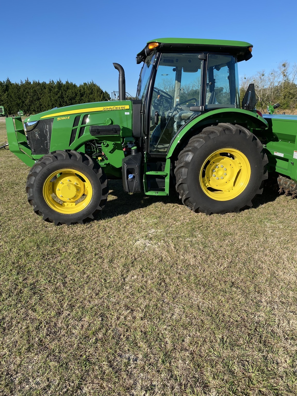 2023 John Deere 5090E Image 5