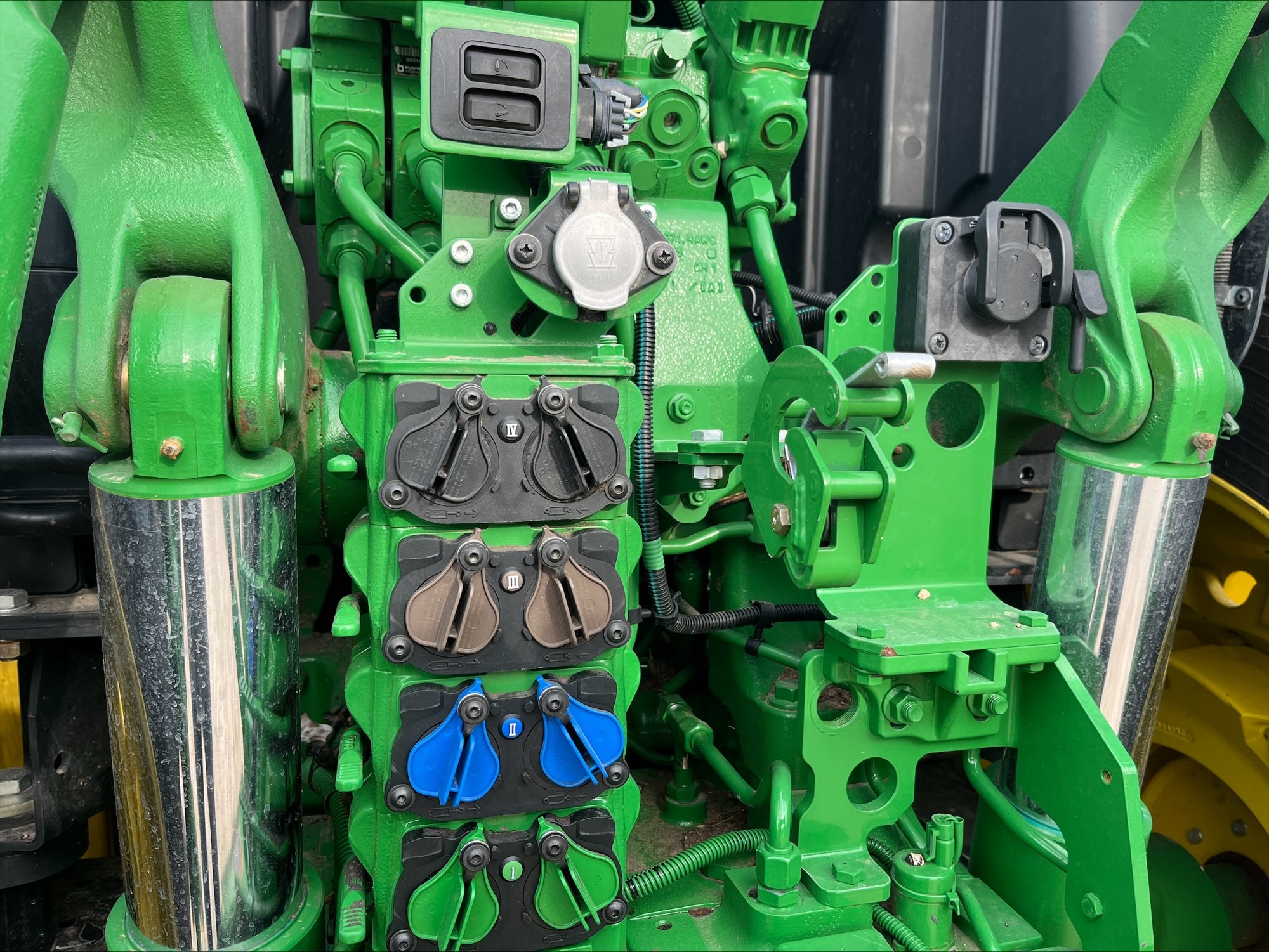  2015 John Deere 6215R at Heritage Tractor in Dixon, IL