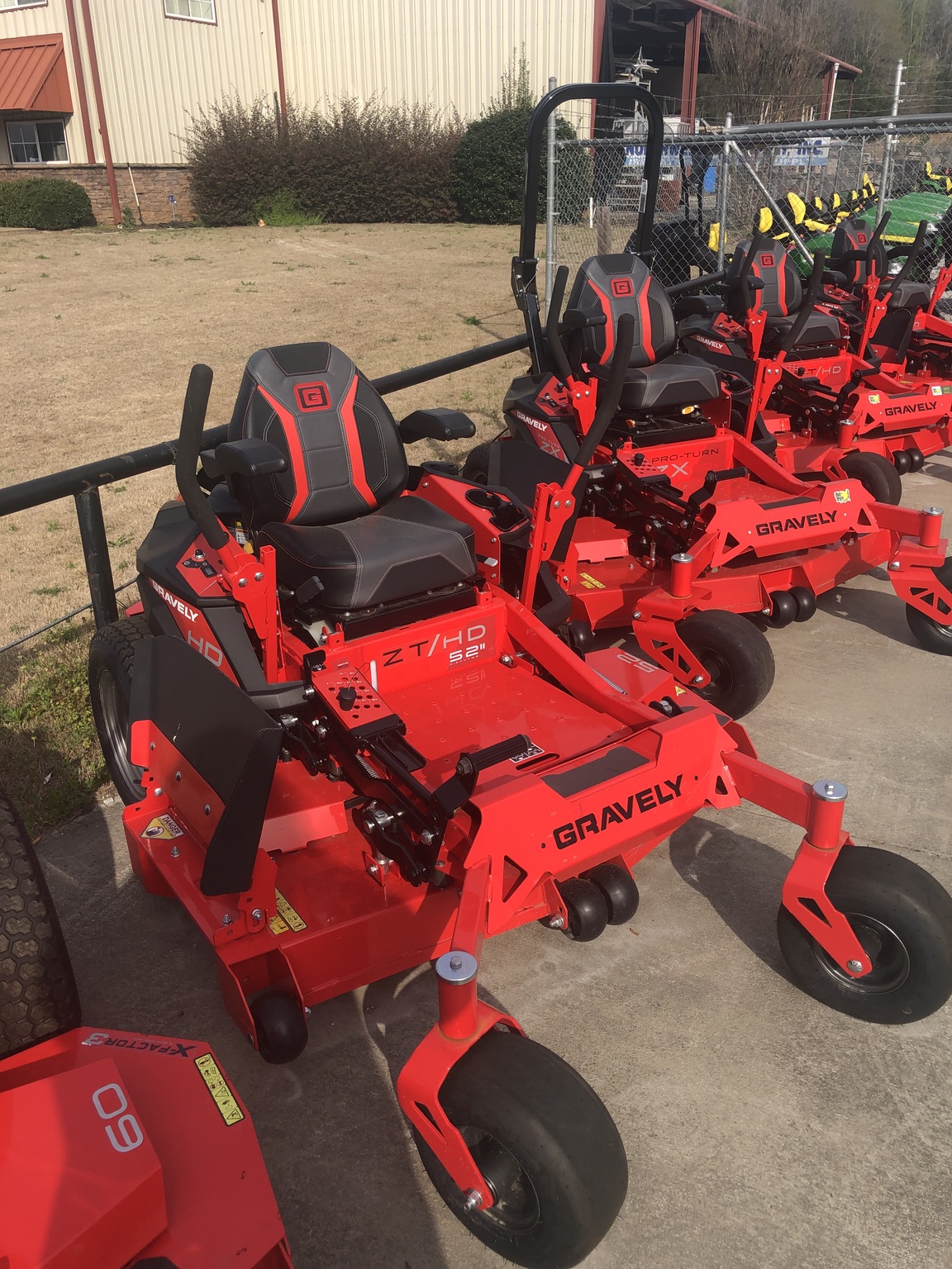 2022 Gravely ZTHD52 Image 2