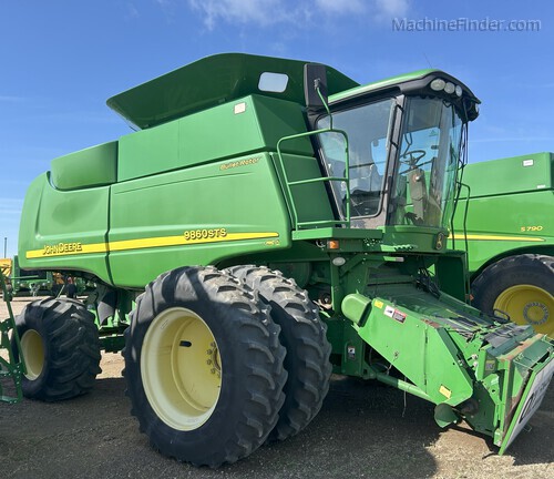 2006 John Deere 9860 STS | Combines | MachineFinder