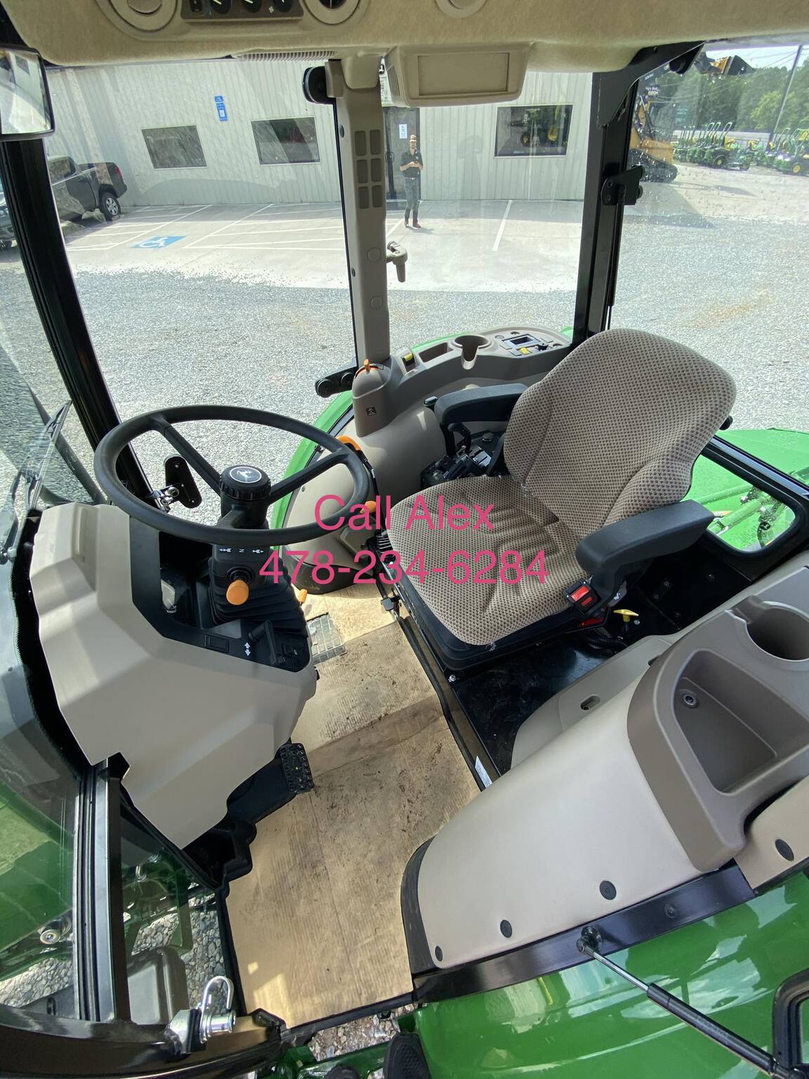 2023 John Deere 5075E Image 4