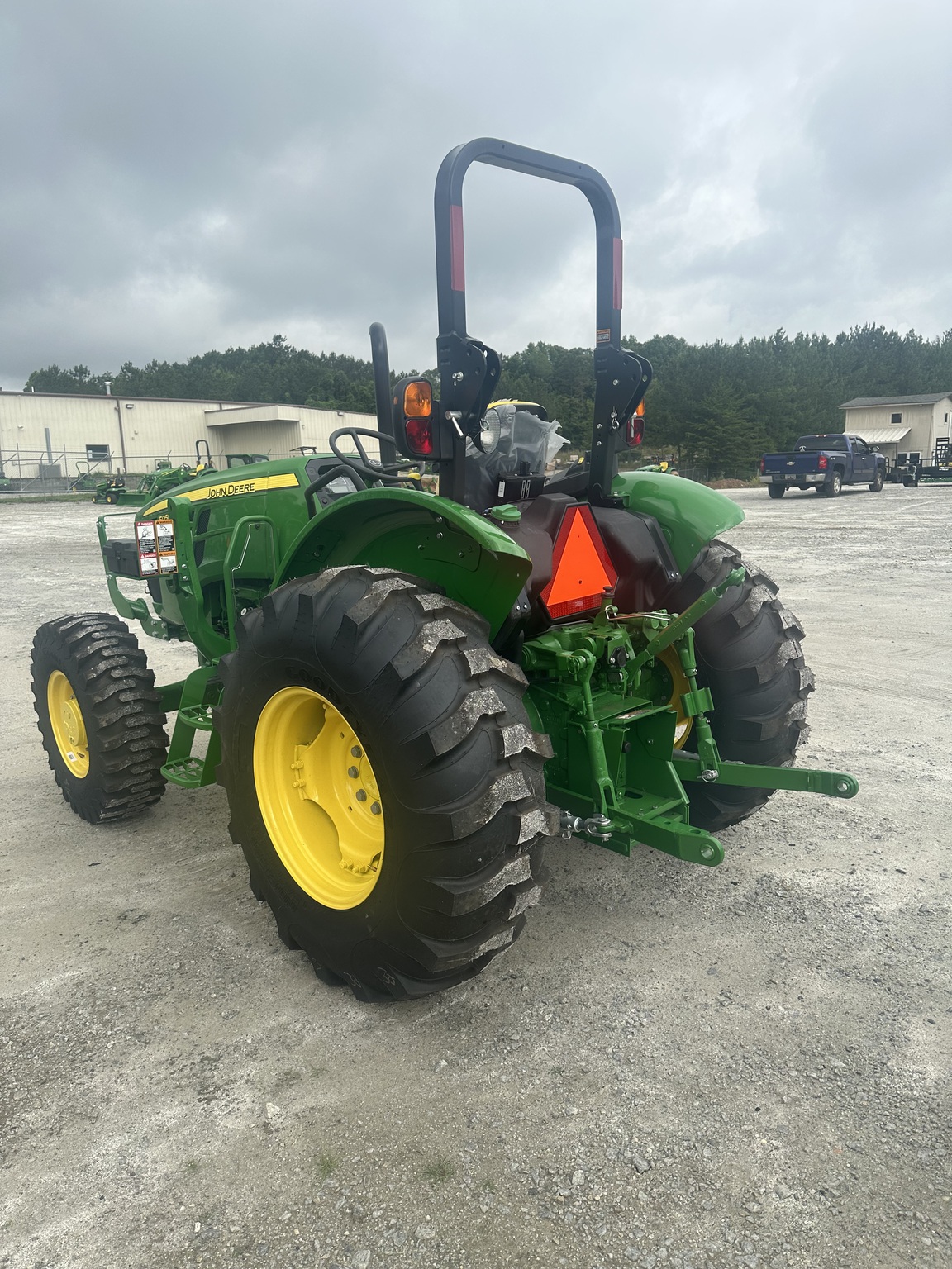 2023 John Deere 5050E Image 3