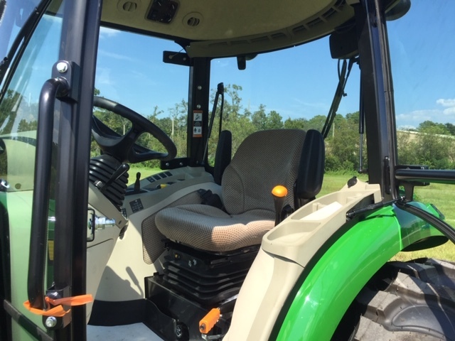 2023 John Deere 4066R Image 3