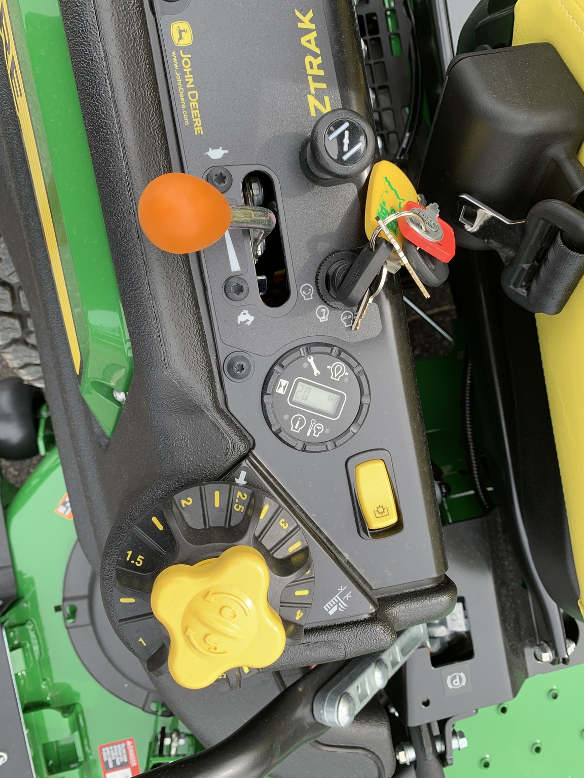 2025 John Deere Z950M Image 5