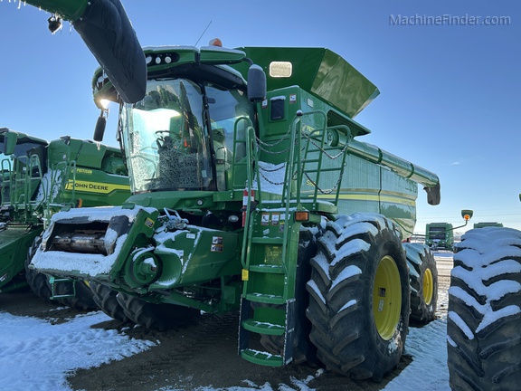 2017 John Deere S680 | Combines | MachineFinder