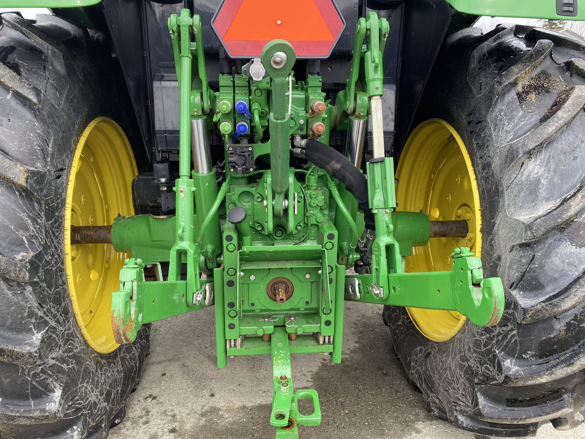 2023 John Deere 6120M Image 17