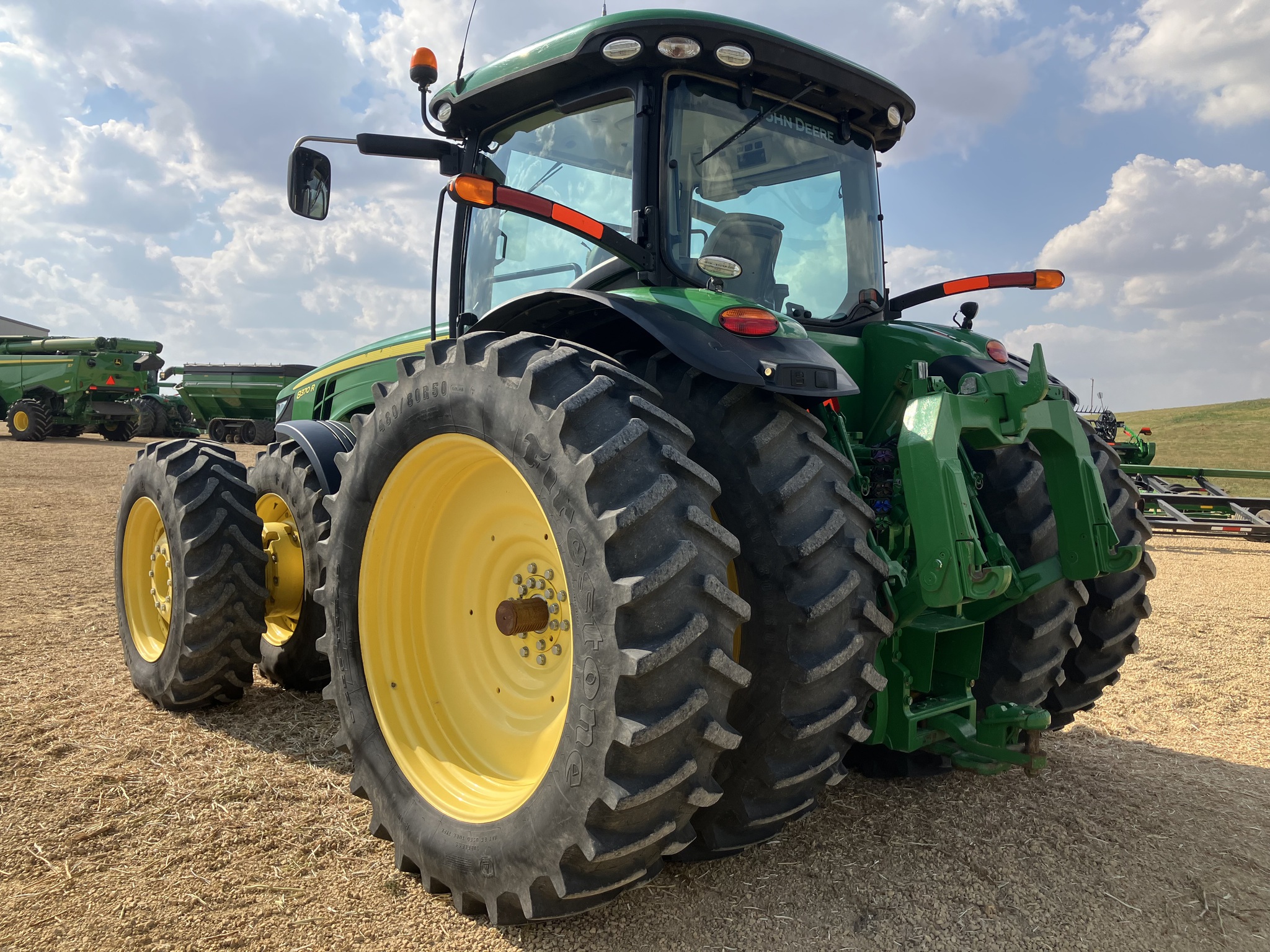 2017 John Deere 8370R Image 6