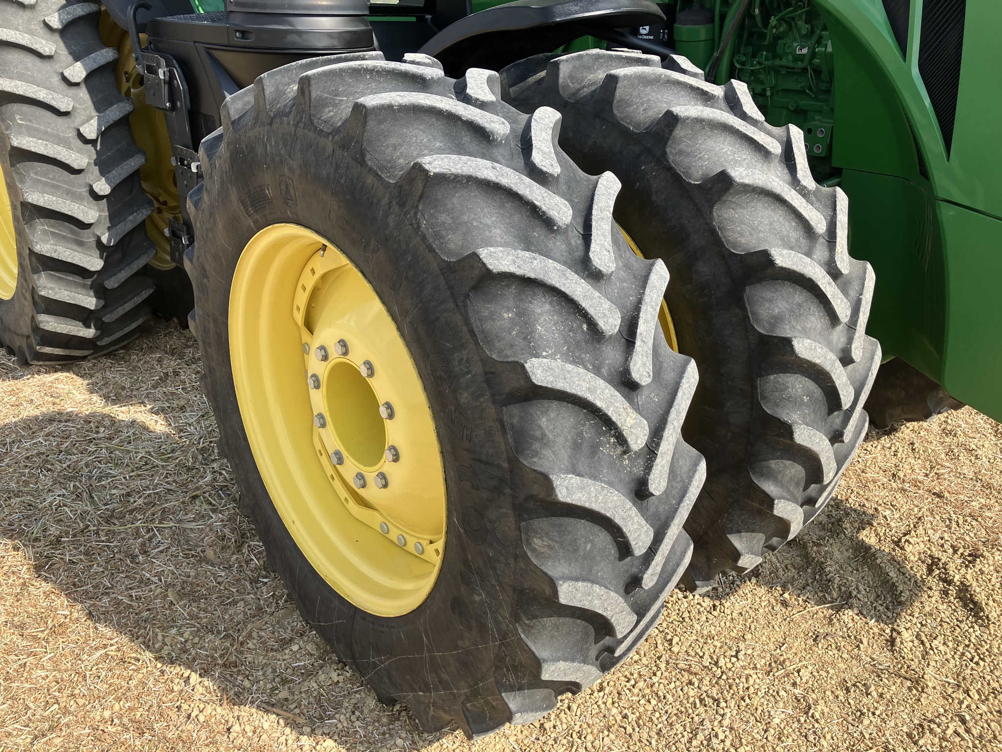 2017 John Deere 8370R Image 15
