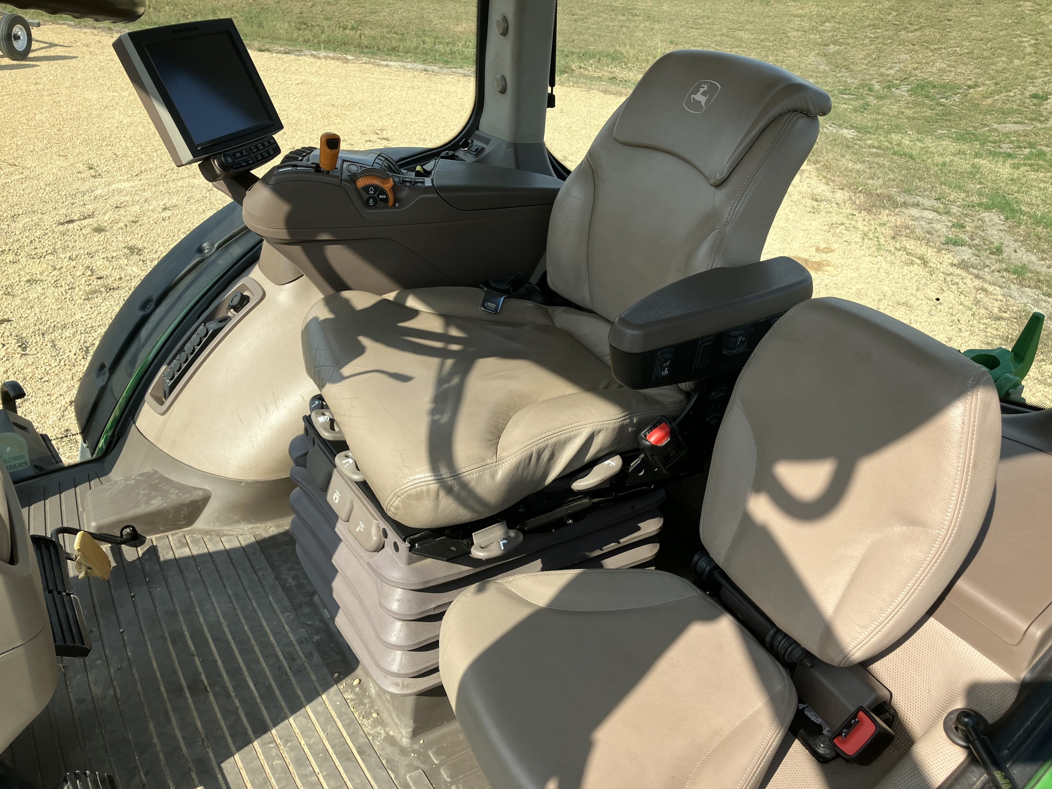 2017 John Deere 8370R Image 21