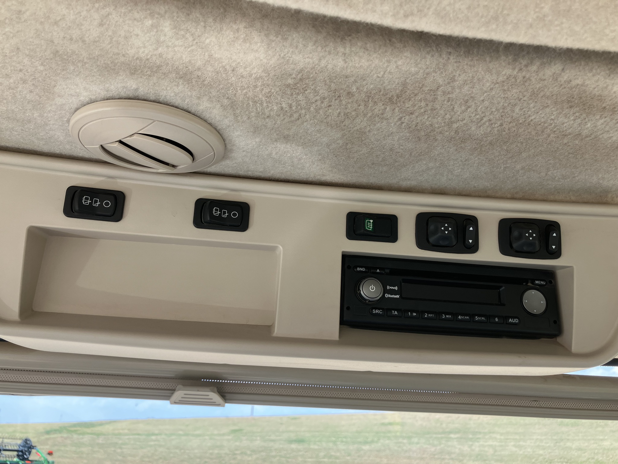 2017 John Deere 8370R Image 23