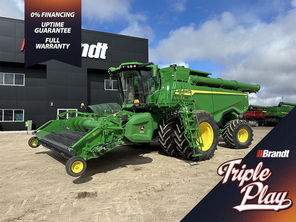 Photo of a 2023 John Deere X9 1100