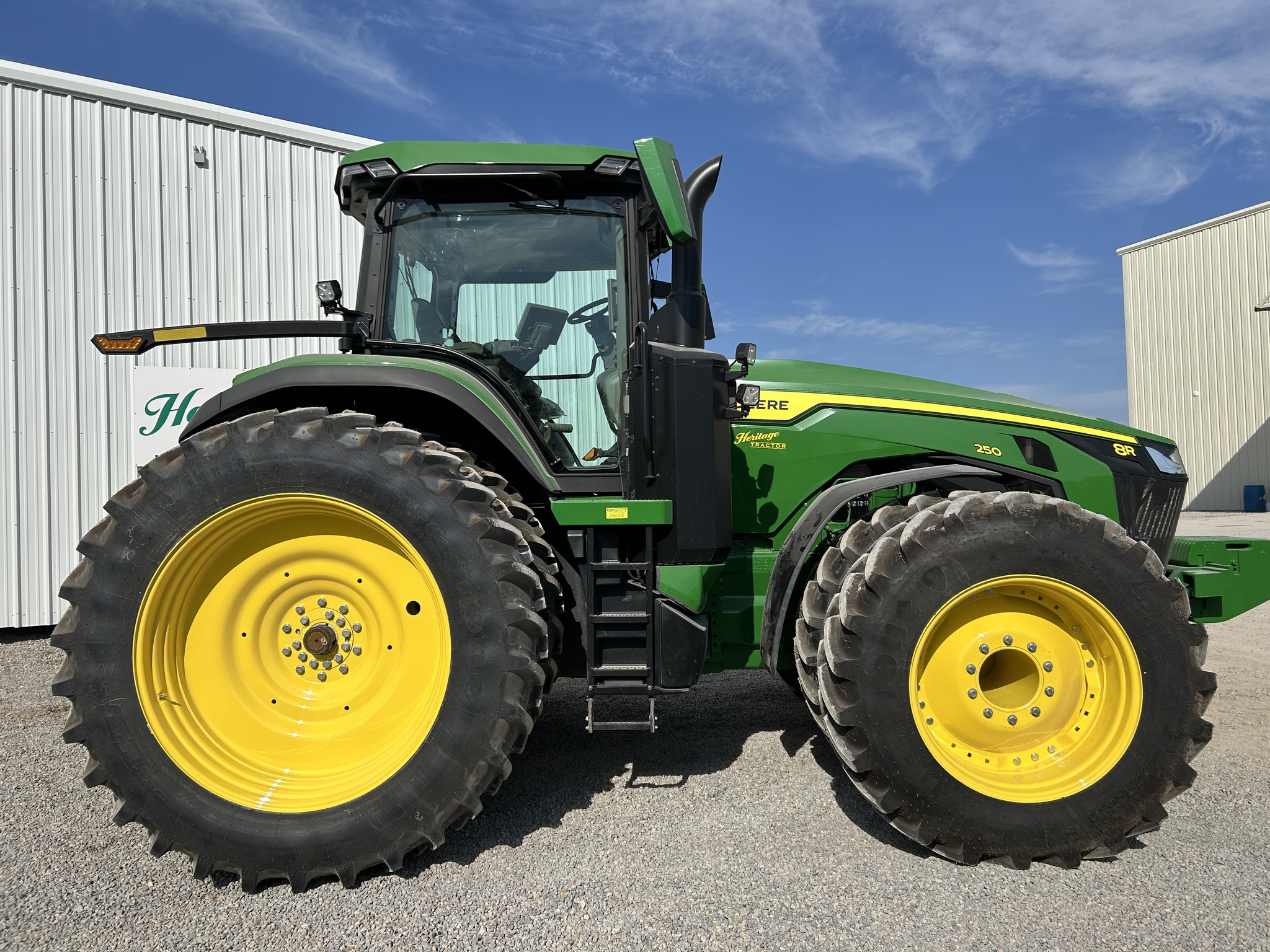  2023 John Deere 8R 250 at Heritage Tractor in Pittsburg, KS