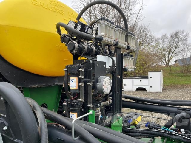 Used 2015 John Deere 1775NT Planters: Drawn at Koenig Equipment in Rushville, IN - PhotoXL16