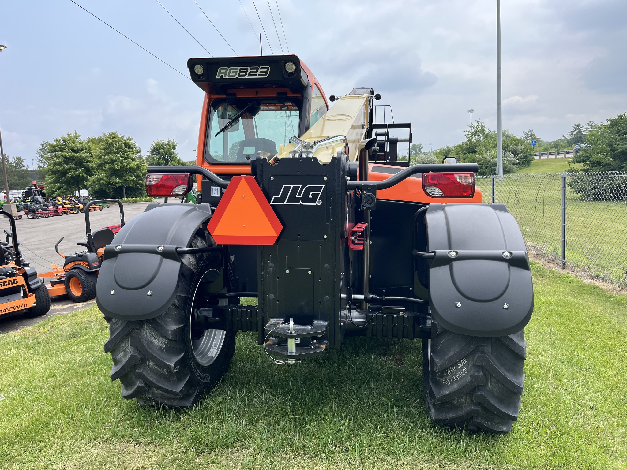 2023 JLG AG823 Image 6