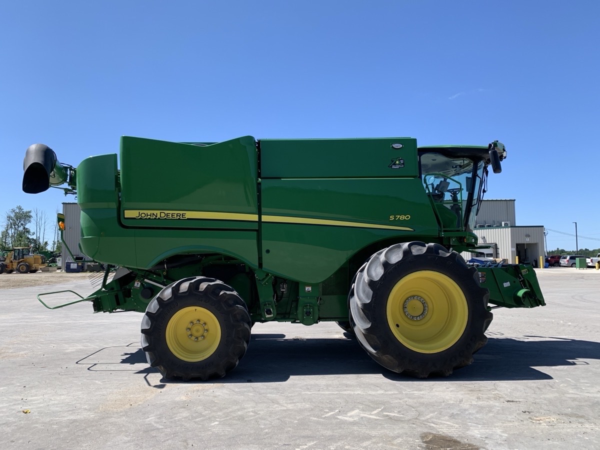 2022 John Deere S780 Image 3