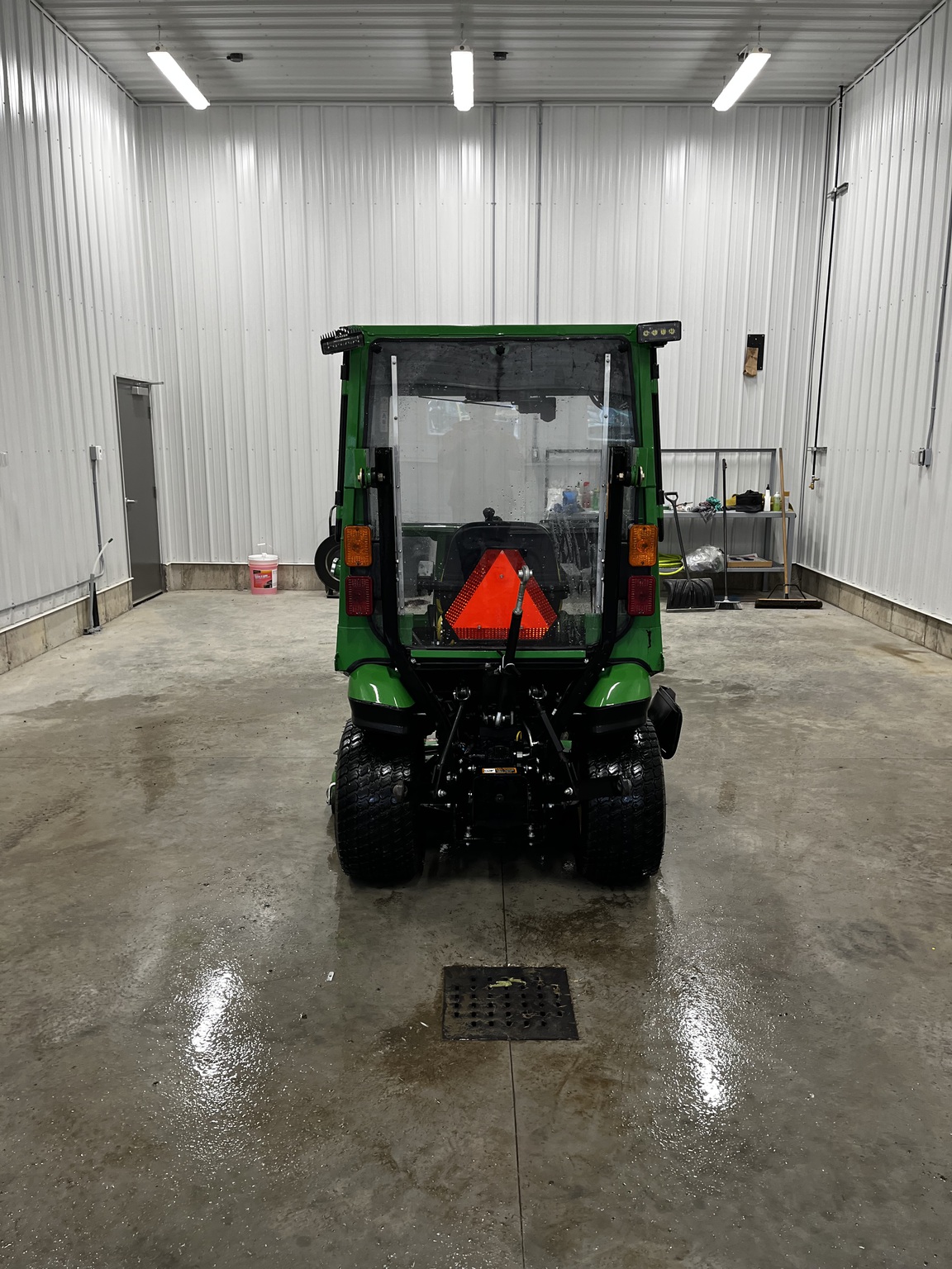 2016 John Deere 1025R Image 4