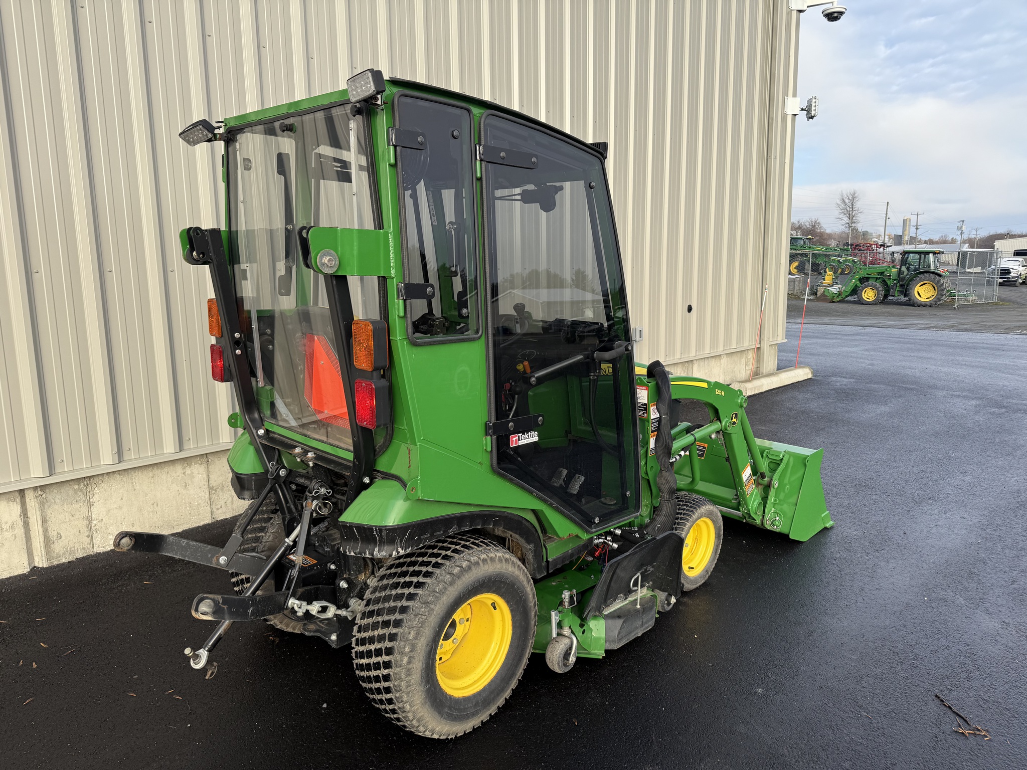 2016 John Deere 1025R Image 5