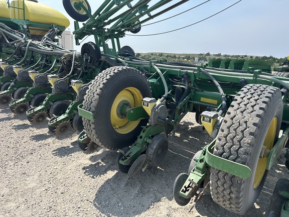 2004 John Deere 1770NT CCS (8th thumbnail)